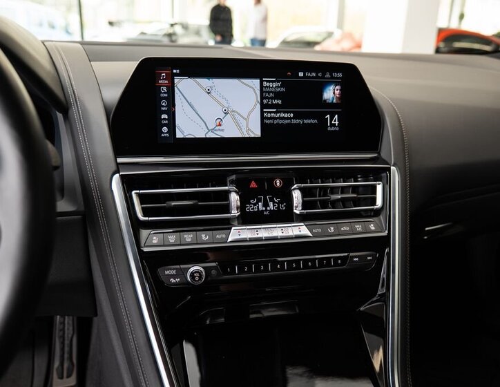 BMW Řada 8 Kupé 4,4 l 390 kw