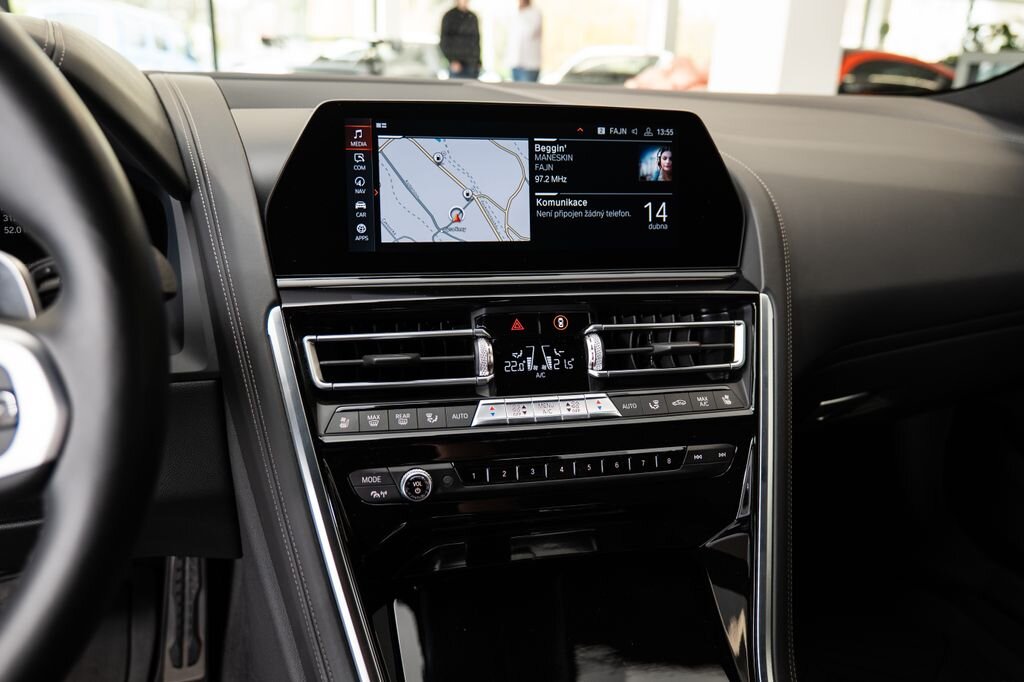 BMW Řada 8 Kupé 4,4 l 390 kw