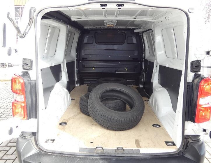 Opel Vivaro Užitková 2,0 l 106 kw