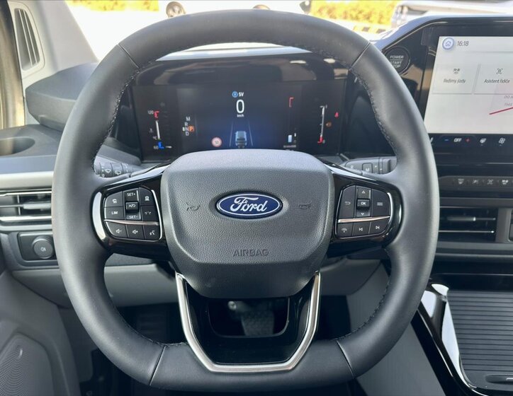 Ford Tourneo Custom 33