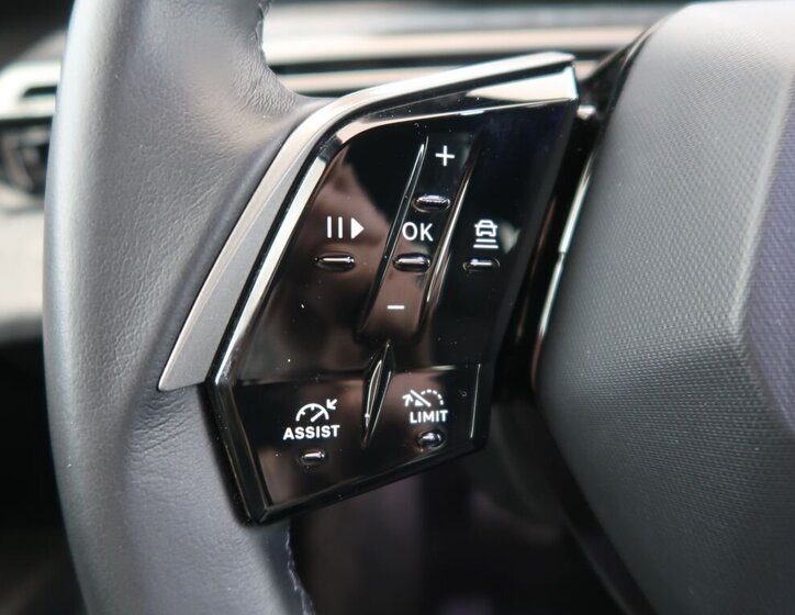 Peugeot 3008 SUV / Terénní 1,2 l 100 kw