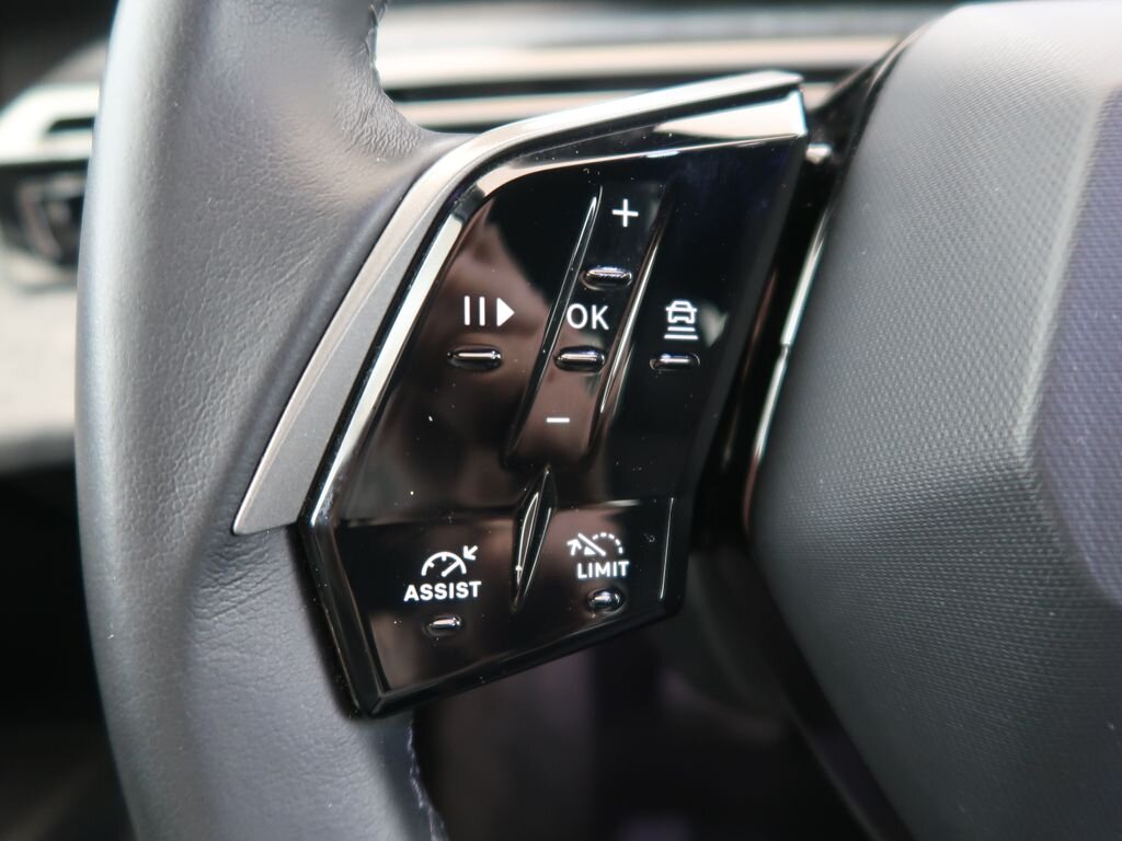 Peugeot 3008 SUV / Terénní 1,2 l 100 kw