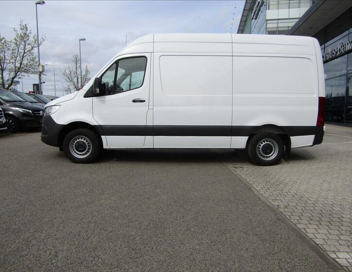 Mercedes-Benz Sprinter 2