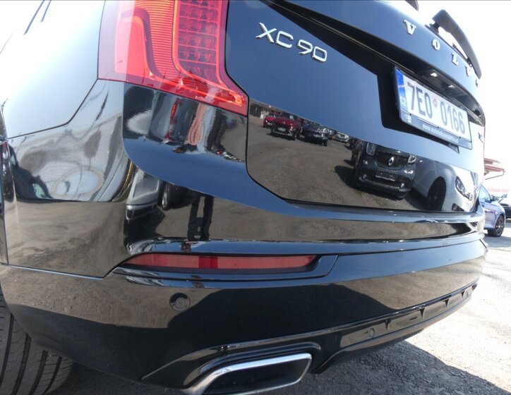 Volvo XC90 SUV / Terénní 2,0 l 228 kw