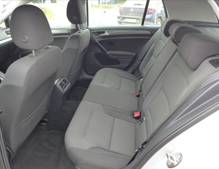 Volkswagen Golf Hatchback 1,2 l 77 kw