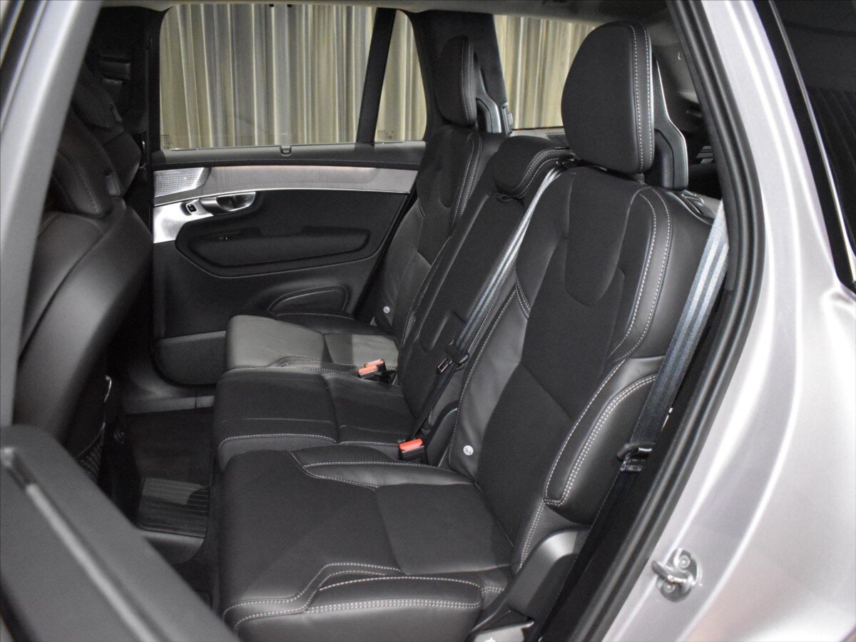 Volvo XC90 SUV / Terénní 2,0 l 228 kw