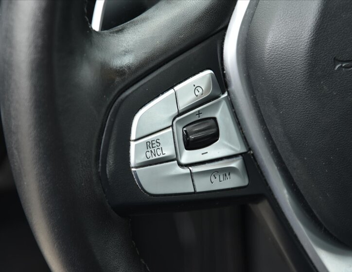 BMW X3 SUV / Terénní 2,0 l 140 kw