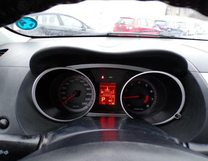 Mitsubishi Outlander Kombi 2,4 l 125 kw