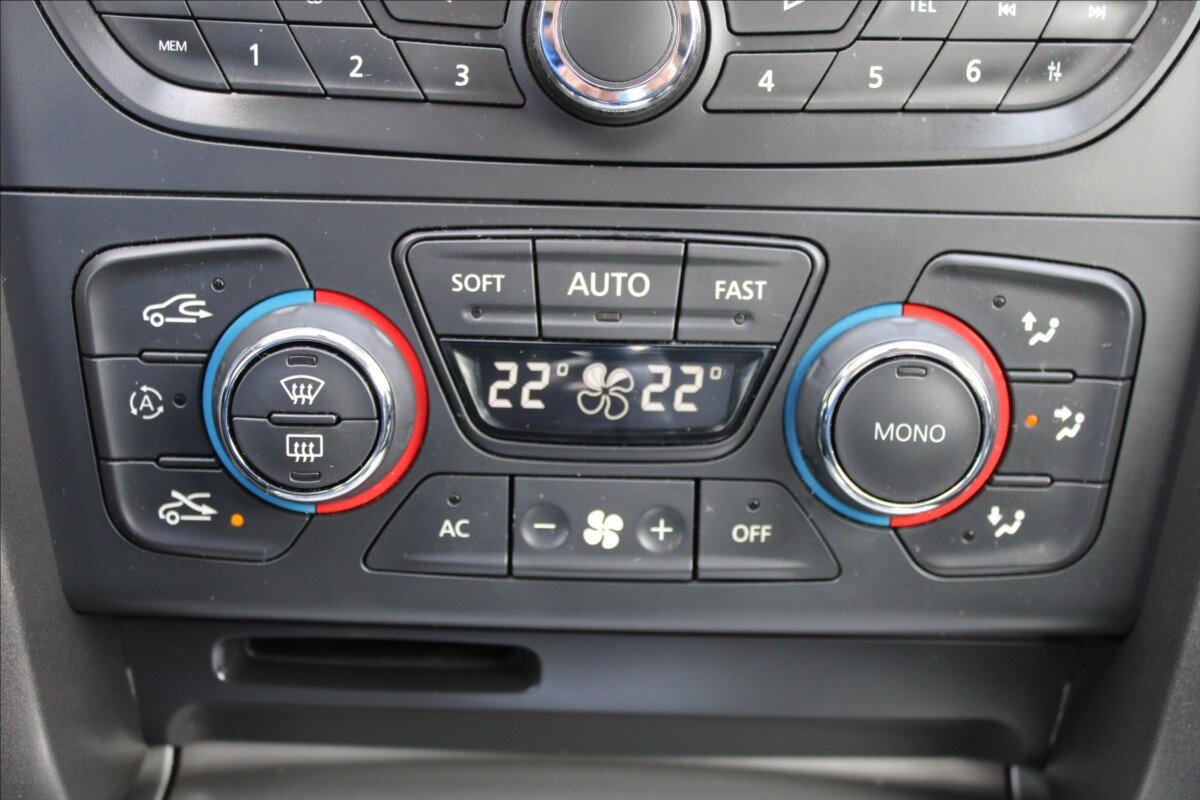 Renault Latitude Sedan / Limuzína 2,0 l 127 kw