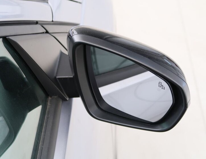 Opel Grandland SUV 1,2 l 96 kw