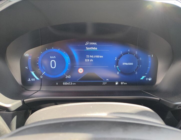 Ford Kuga SUV / Terénní 1,5 l 110 kw