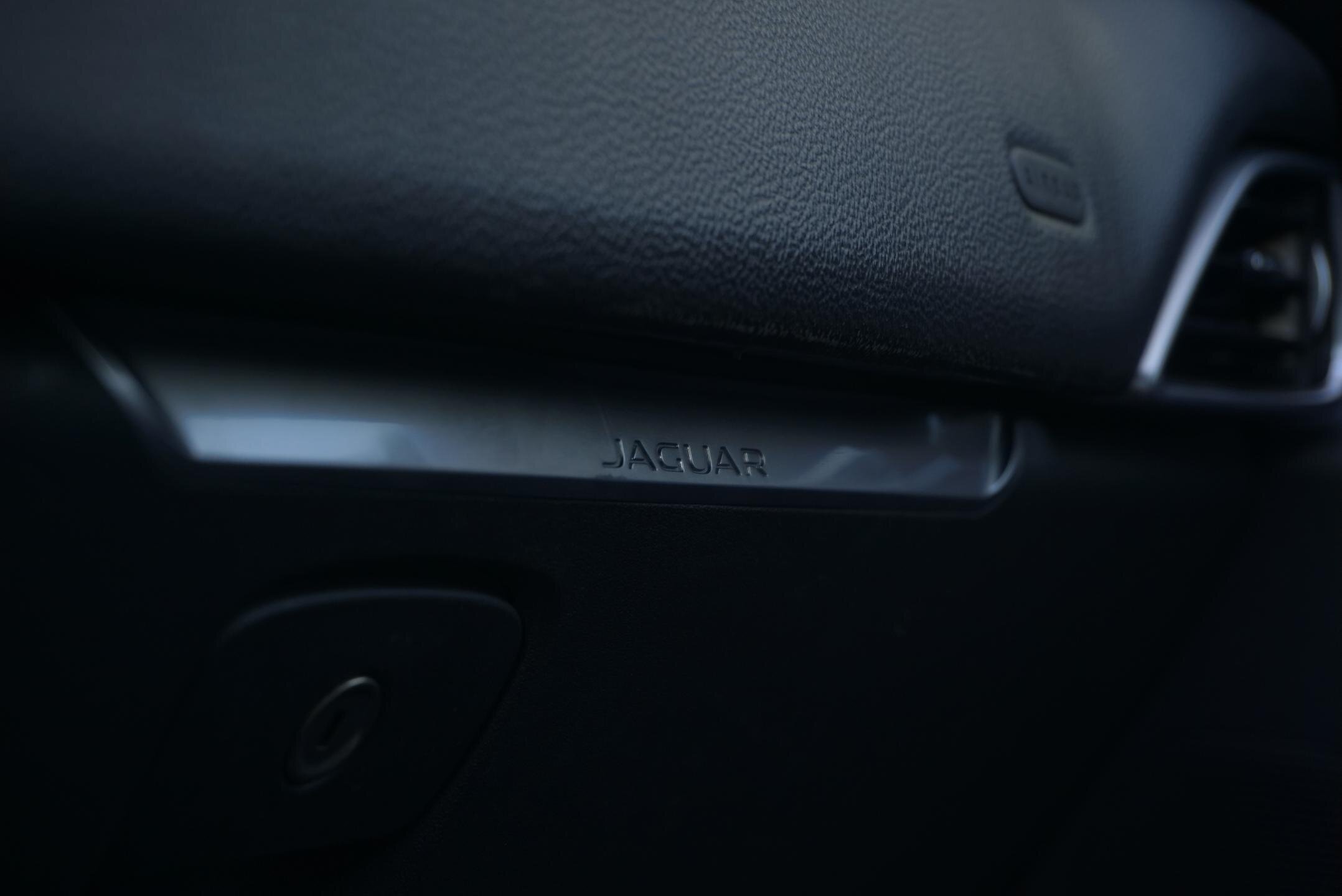 Jaguar F-Pace SUV / Terénní 2,0 l 184 kw