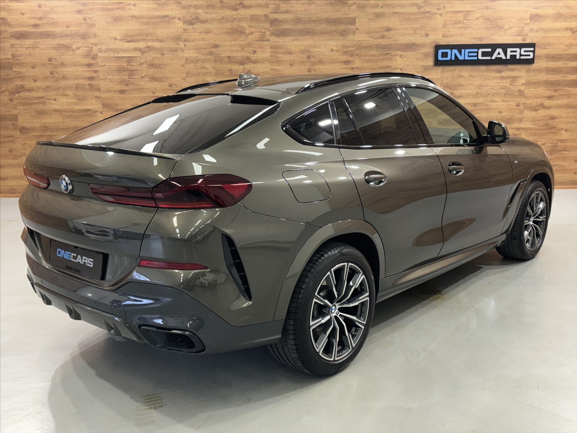 BMW X6 SUV / Terénní 3,0 l 250 kw