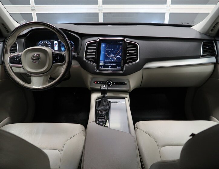 Volvo XC90 SUV 2,0 l 173 kw