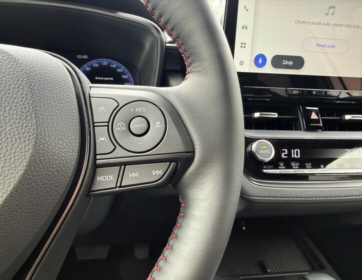 Toyota Corolla Cross SUV / Terénní 2,0 l 98 kw