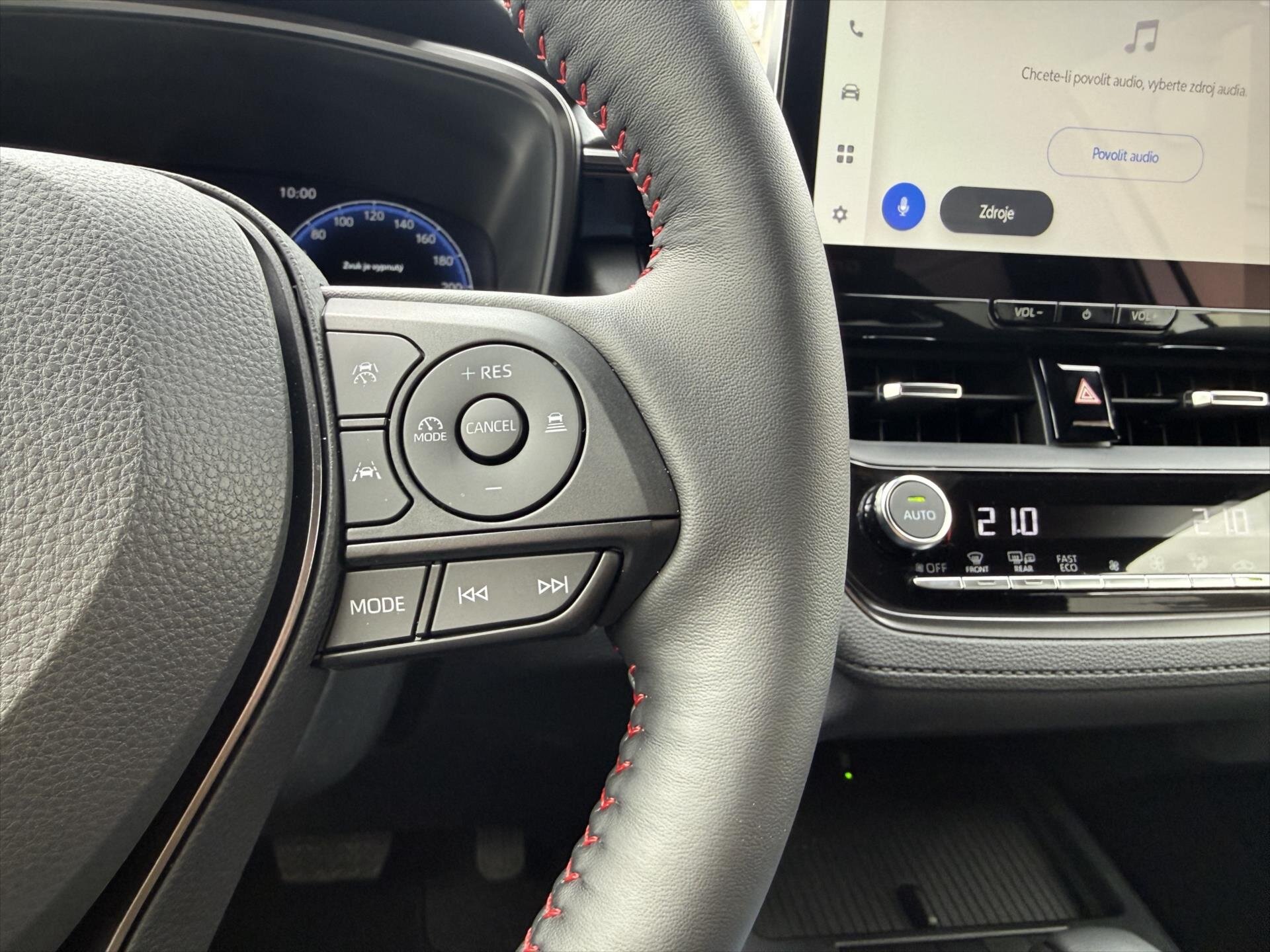 Toyota Corolla Cross SUV / Terénní 2,0 l 98 kw