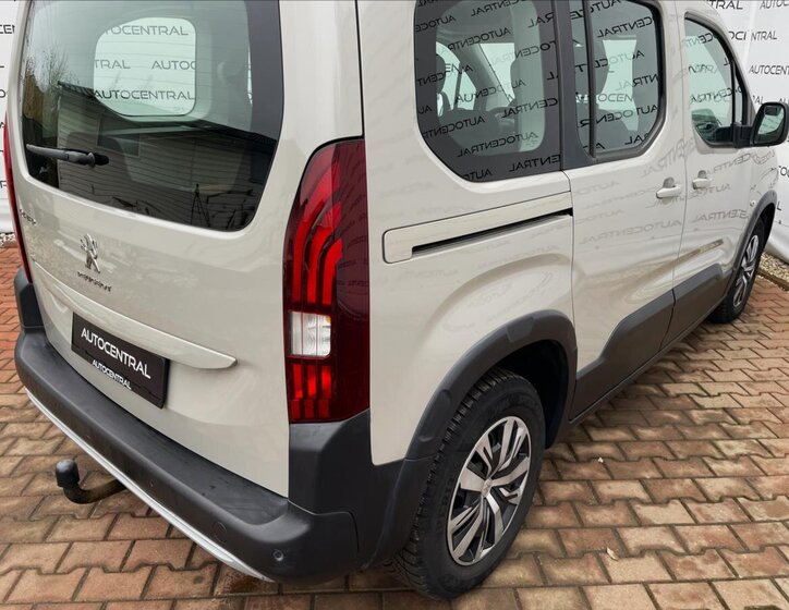 Peugeot Rifter 8