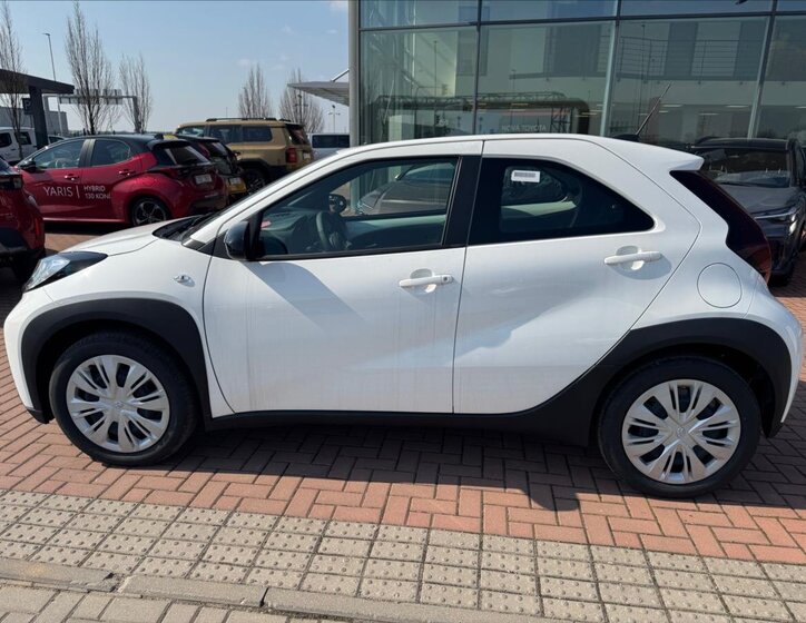 Toyota Aygo Hatchback 998,0 53 kw
