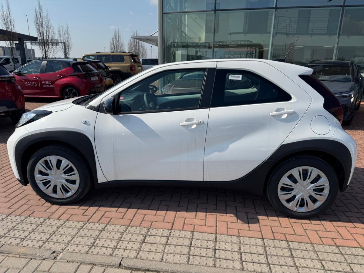 Toyota Aygo Hatchback 998,0 53 kw