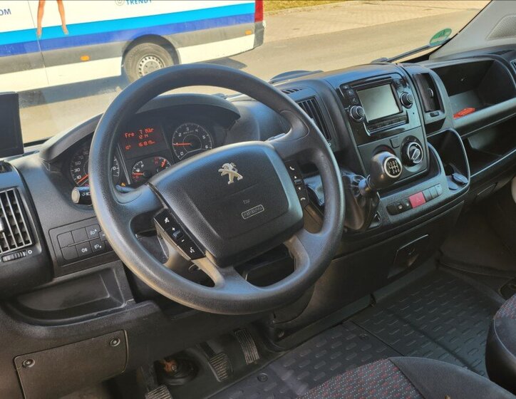 Peugeot Boxer Valník 2,0 l 96 kw