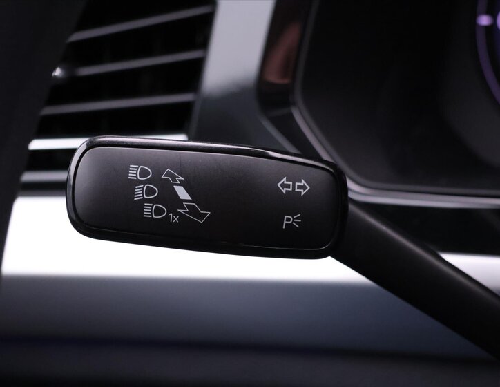 Volkswagen Bora Sedan 0,0 100 kw