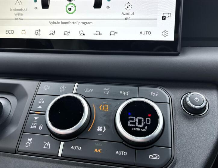 Land Rover Defender 29