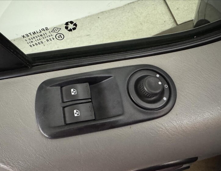 Opel Vivaro Kombi 2,0 l 84 kw