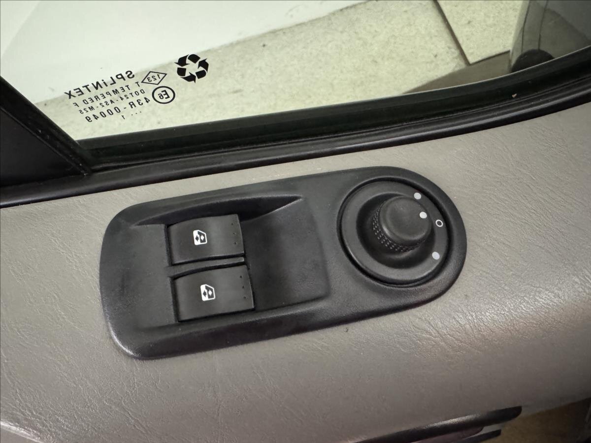Opel Vivaro Kombi 2,0 l 84 kw