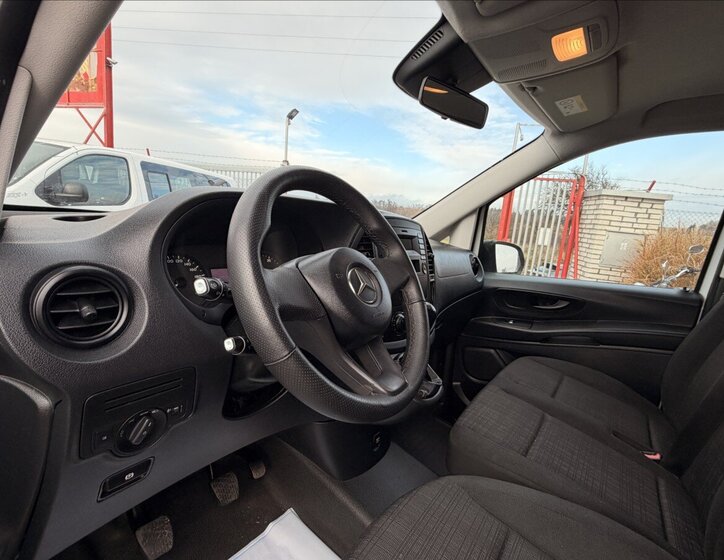 Mercedes-Benz Vito 10