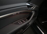 Audi e-tron SUV / Terénní 0,0 300 kw