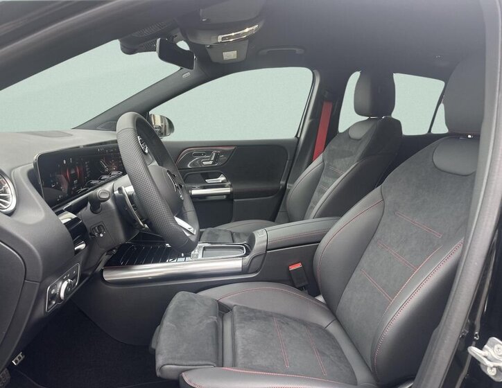 Mercedes-Benz GLA SUV / Terénní 2,0 l 235 kw