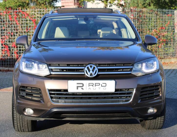 Volkswagen Touareg 8