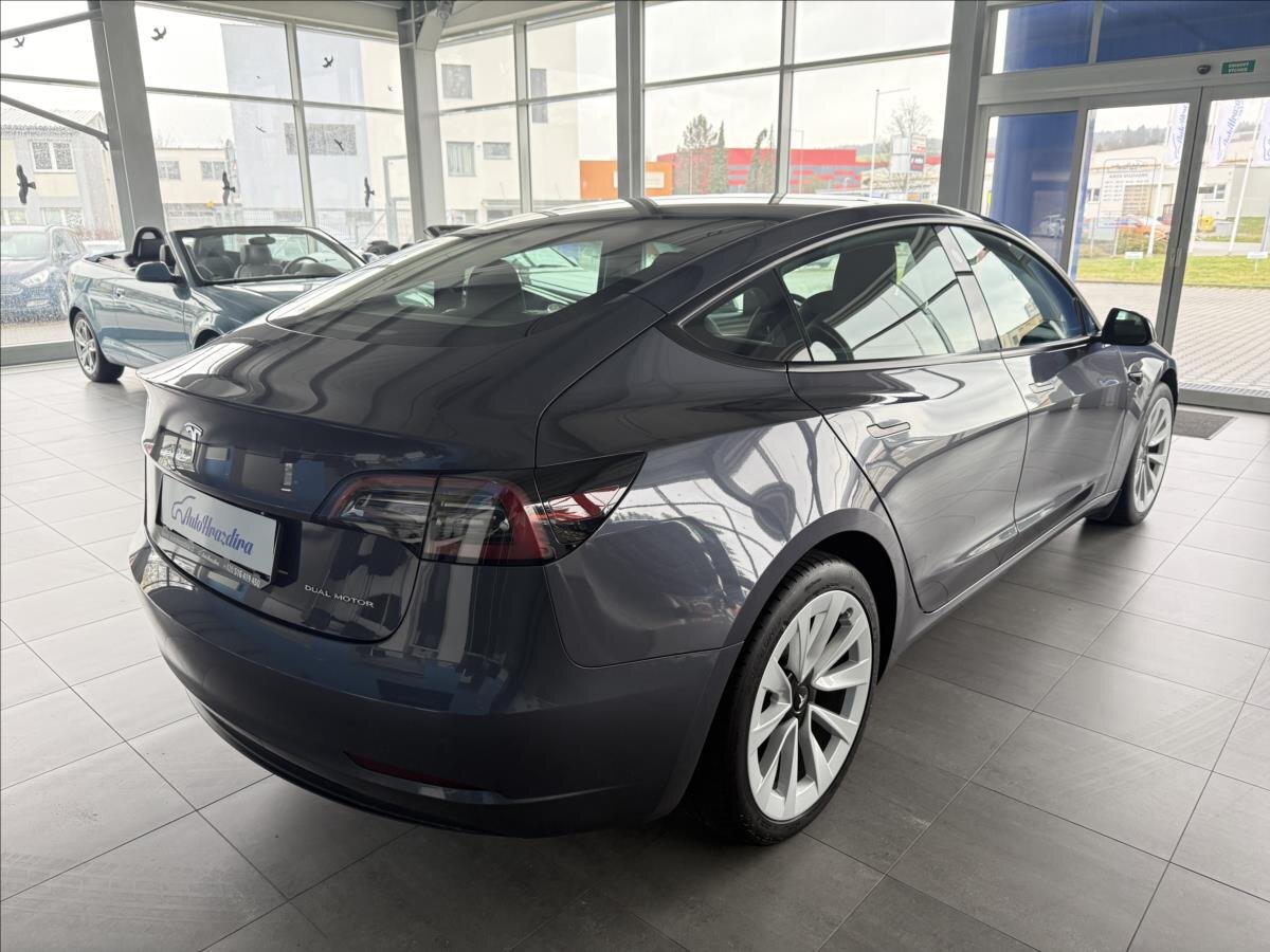 Tesla Model 3 Sedan / Limuzína 0,0 366 kw