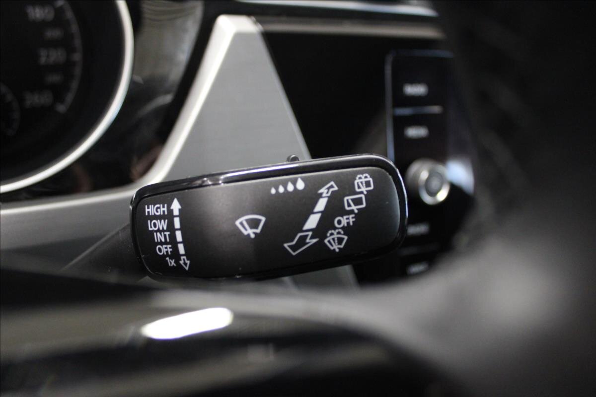 Volkswagen Touran Kombi 1,5 l 110 kw