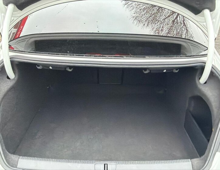 Volkswagen CC Sedan / Limuzína 2,0 l 130 kw