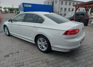 Volkswagen Passat 9