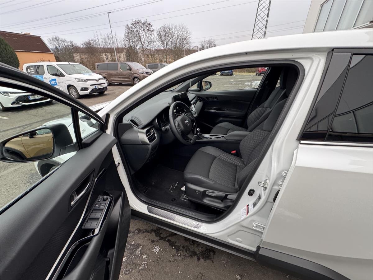 Toyota C-HR Hatchback 1,8 l 72 kw