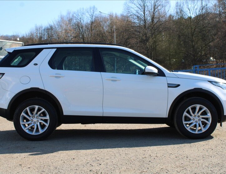 Land Rover Discovery Sport SUV / Terénní 2,0 l 110 kw