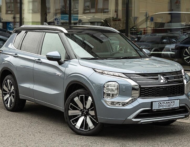 Mitsubishi Outlander 3