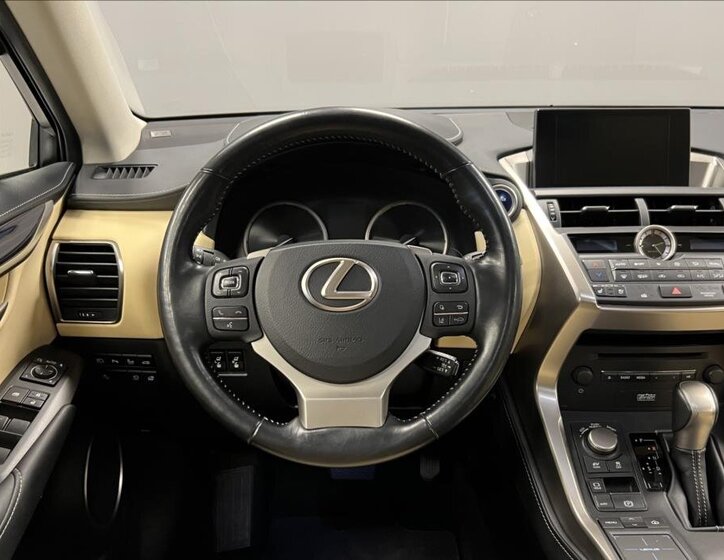 Lexus NX 300h SUV 2,5 l 145 kw