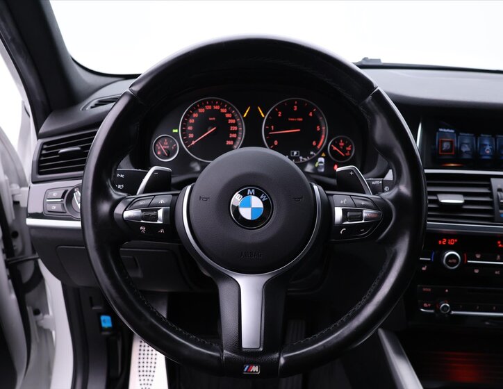 BMW X3 Kombi 3,0 l 190 kw