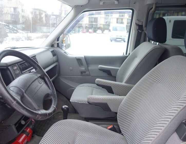 Volkswagen Multivan 17
