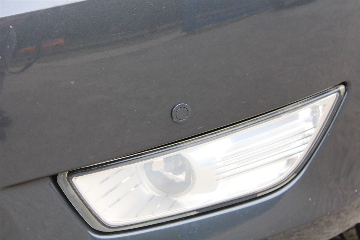 Ford Mondeo Liftback 2,0 l 103 kw