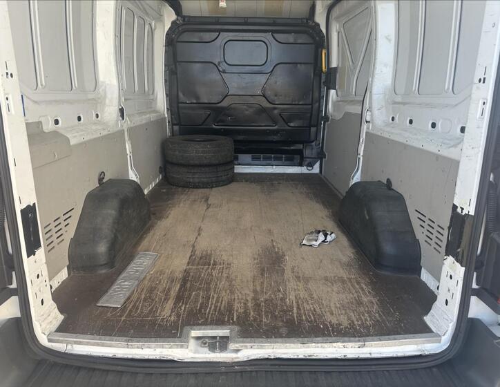 Ford Transit 13