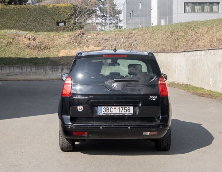 Peugeot 5008 SUV / Terénní 2,0 l 110 kw