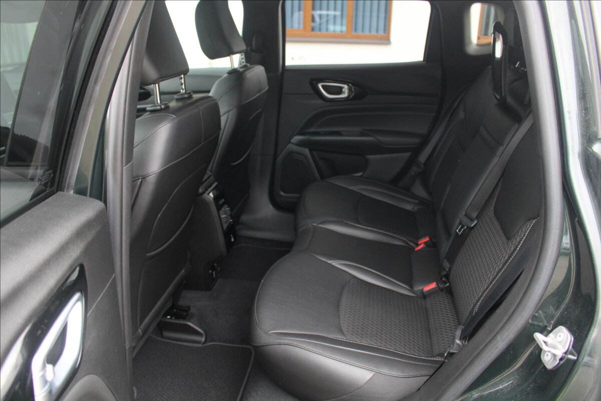 Jeep Compass SUV 1,3 l 110 kw