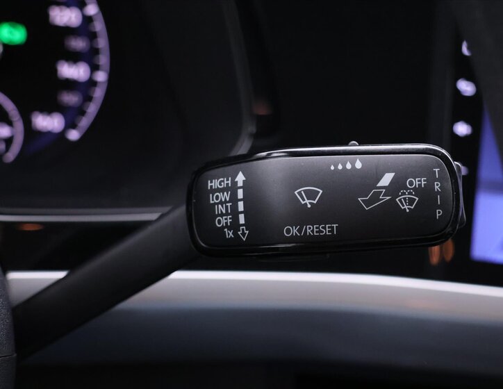 Volkswagen Bora Sedan 0,0 100 kw