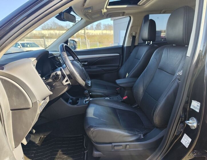 Mitsubishi Outlander SUV / Terénní 2,3 l 110 kw