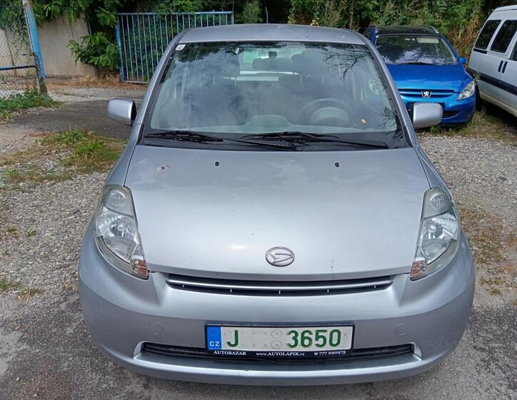 Daihatsu Sirion Hatchback 998,0 51 kw