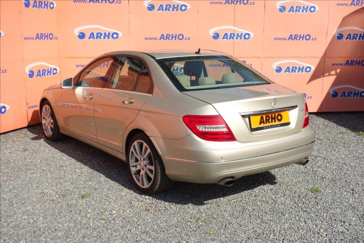 Mercedes-Benz Třídy C Sedan 3,0 l 170 kw